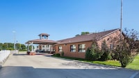 Motel 6 Waterloo, IA - Crossroads Mall - Cedar Falls
