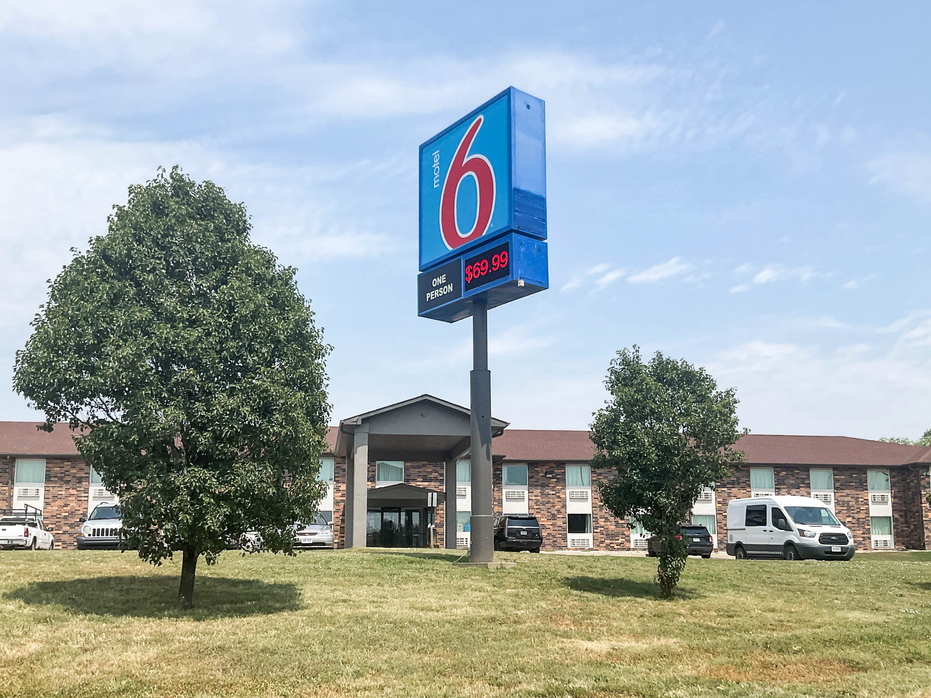 Motel 6 Omaha, NE | Low Rates on 84th Street