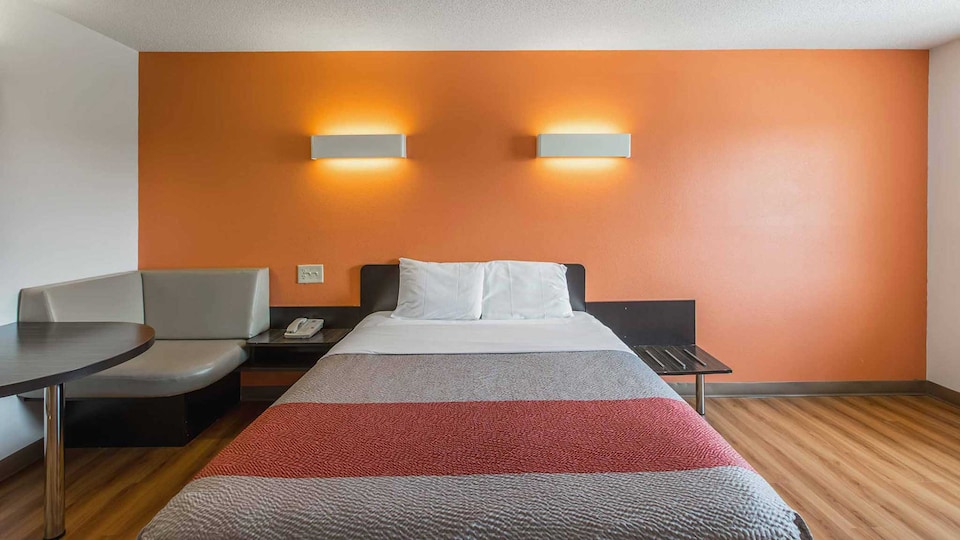 Motel 6 Omaha, NE - Central, C68005, Omaha NE