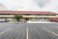 Motel 6 Overland Park, KS