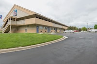 Motel 6 Overland Park, KS