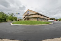 Motel 6 Overland Park, KS