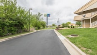 Motel 6 Overland Park, KS
