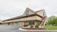 Motel 6 Overland Park, KS