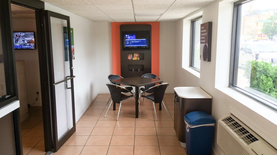 Motel 6 Baltimore, MD, C21113, Baltimore MD