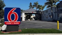Studio 6 Suites Carson, CA