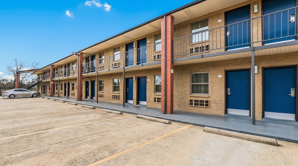 Motel 6 Dallas, TX, C75203, Dallas