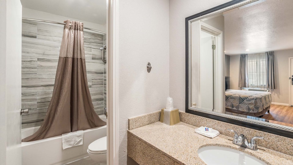 Motel 6 Dallas, TX, C75203, Dallas