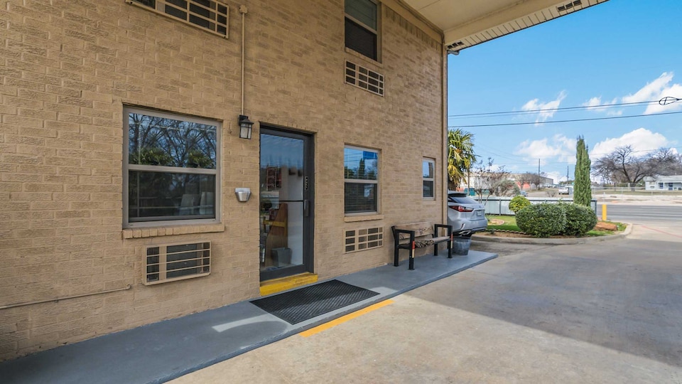 Motel 6 Dallas, TX, C75203, Dallas