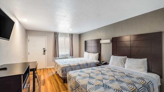 2 Queen Beds | Smoking, Micfridge