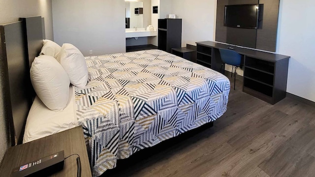 1 King Bed | Non-Smoking, Micfridge