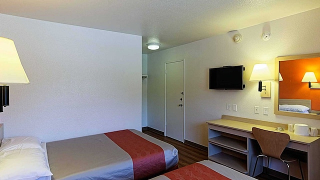 2 Full Beds | Micfridge