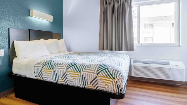 1 Full Bed | ADA/Tub/Non-Smoking/Kitchen