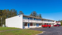 Motel 6 Connellys Springs, NC