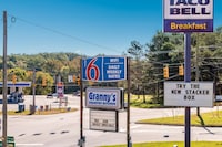 Motel 6 Connellys Springs, NC