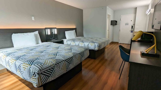 2 Queen Beds | Micfridge