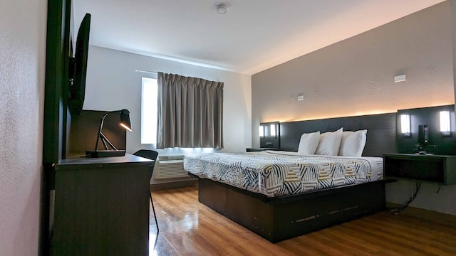 1 Queen Bed | ADA/Tub/Micfridge