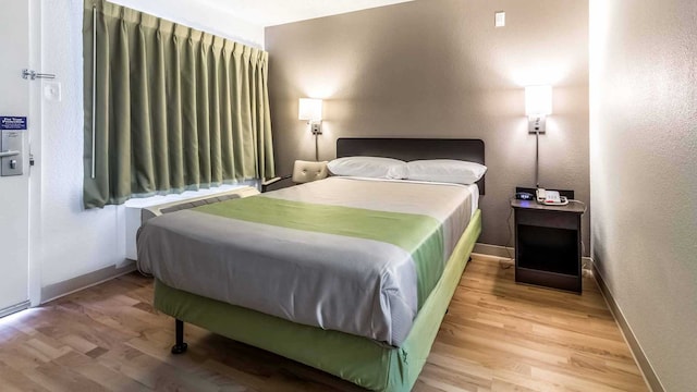 1 Full Bed | ADA/Tub Smoking