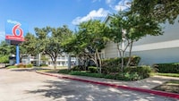 Studio 6 Dallas, TX - Northwest