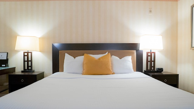 1 King Bed | Smoking, Micfridge