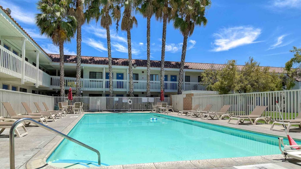 Motel 6 Pomona, CA - Los Angeles, C91711, Pomona CA