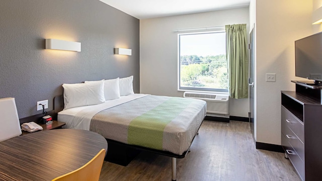 1 King Bed | Mobil Access Tub Nsmk Kitchen