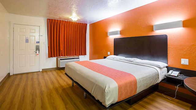 1 King Bed | Non-Smoking, Micfridge