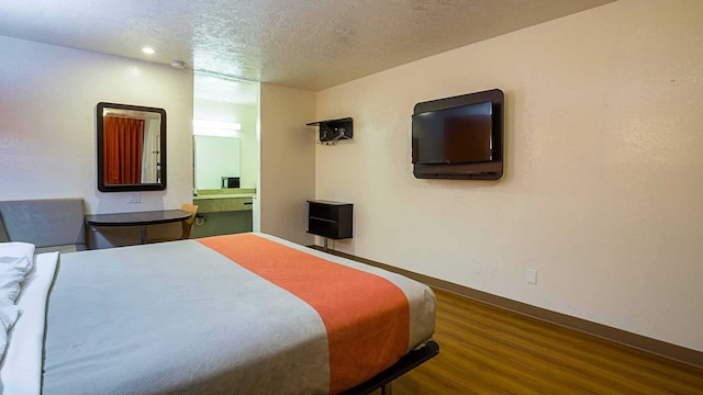 1 King Bed | Smoking, Micfridge