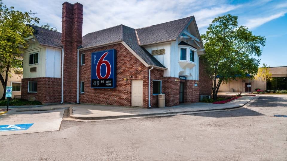 Motel 6 Arlington Heights, IL - Chicago North Central, ARLINGTON HEIGHTS, ARLINGTON HEIGHTS