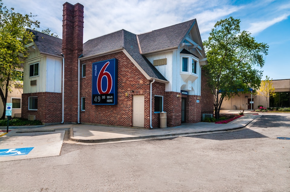 Motel 6 Arlington Heights, IL - Chicago North Central, ARLINGTON HEIGHTS, ARLINGTON HEIGHTS