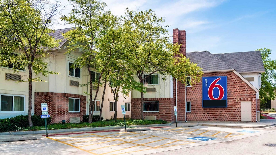 Motel 6 Arlington Heights, IL - Chicago North Central, ARLINGTON HEIGHTS, ARLINGTON HEIGHTS