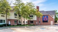 Motel 6 Arlington Heights, IL - Chicago North Central