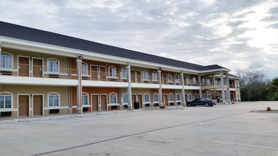 Studio 6 Beeville, TX, Beeville TX, Beeville