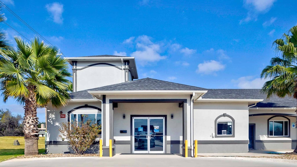 Studio 6 Pleasanton, TX, Pleasanton_2d7497b4, Pleasanton