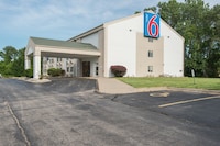 Motel 6 Lawrence, KS
