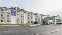 Motel 6 Lawrence, KS
