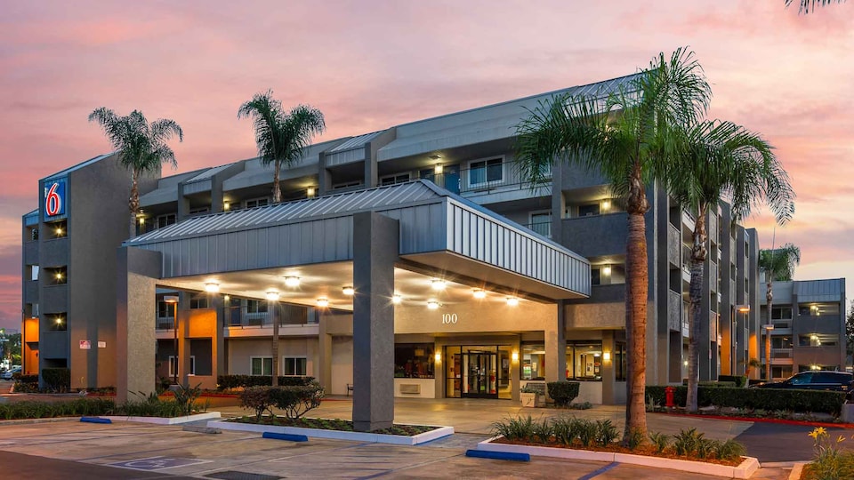 Motel 6 Anaheim, CA - Maingate, Anaheim, Anaheim