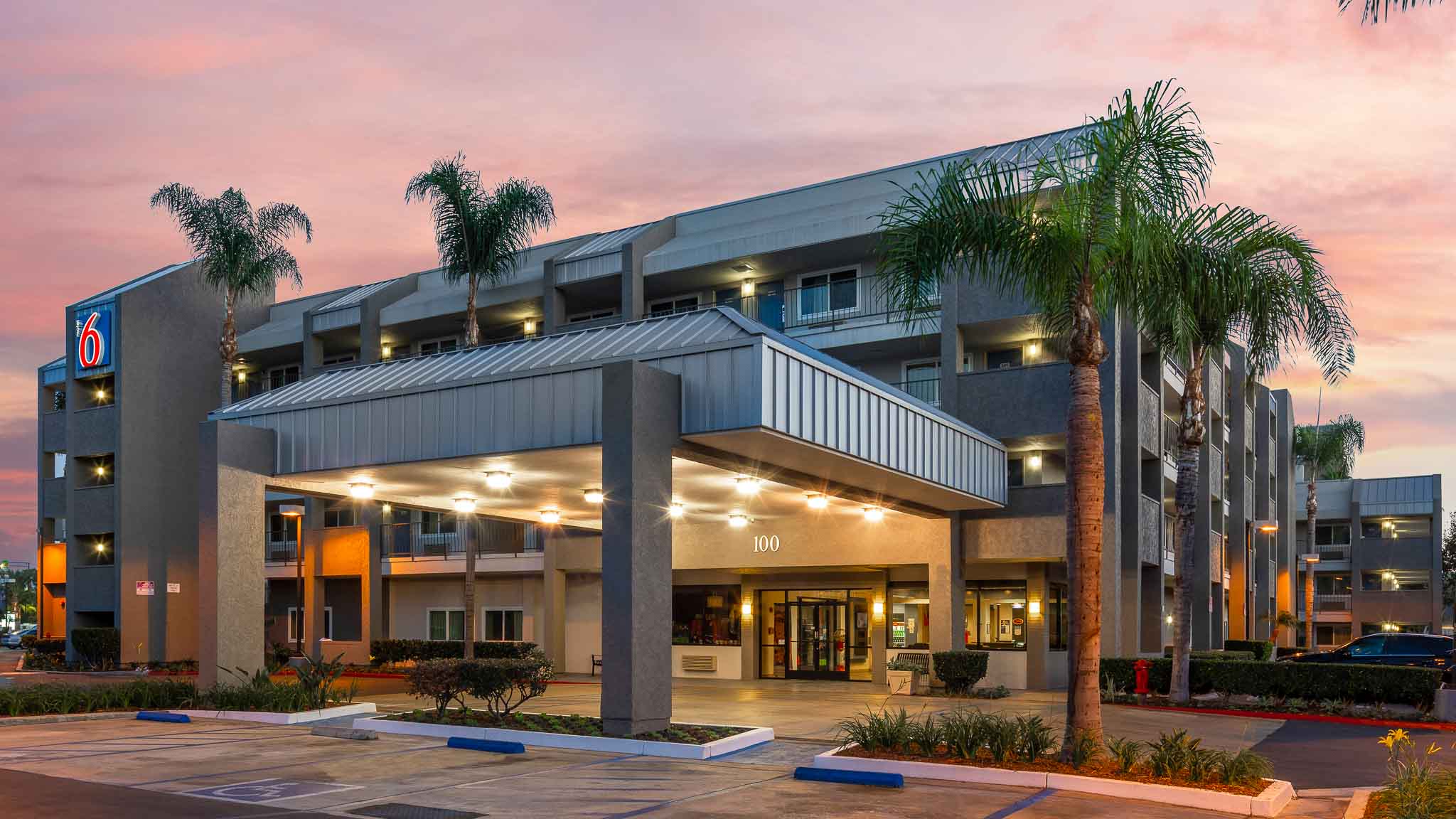 Motel 6 Anaheim, CA - Maingate Affordable