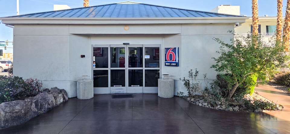 Studio 6 Suites Las Vegas, NV - Tropicana, C89109, Las Vegas NV