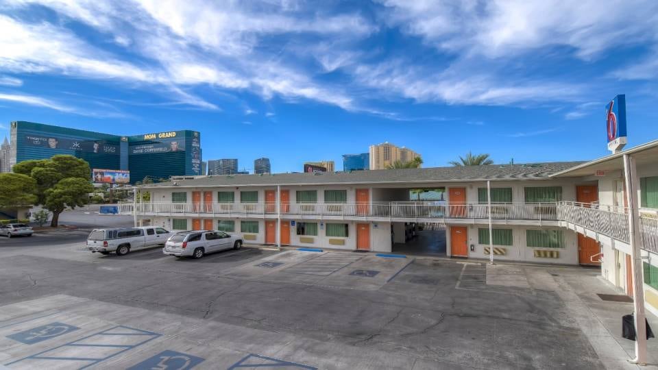 Studio 6 Suites Las Vegas, NV - Tropicana, C89109, Las Vegas NV