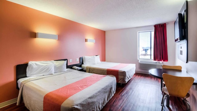 2 Full Beds | Smoking