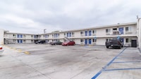 Motel 6 Long Beach, CA - International City