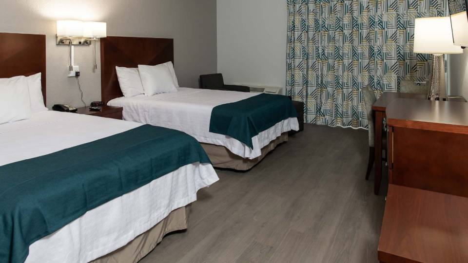 2 Full Beds | Mobil Access Tub Nsmk Kitchen