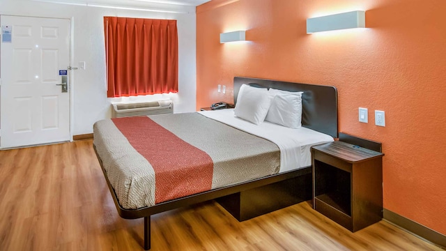 1 KING BED | ACCESSIBLE, NON-SMOKING