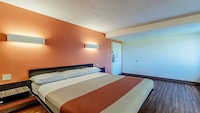 Motel 6 Martinsburg, WV