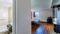 Motel 6 Martinsburg, WV