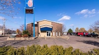 Motel 6 Eau Claire, WI