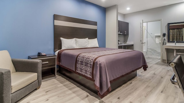 1 King Bed | Mobil Access Tub Nsmk Kitchen