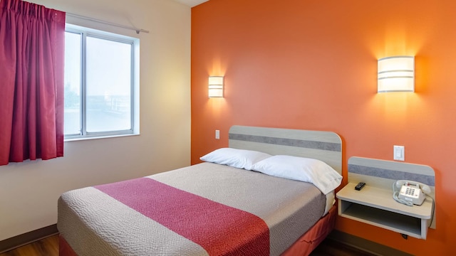 1 FULL BED | NON-SMOKING