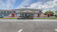Motel 6 Front Royal, VA